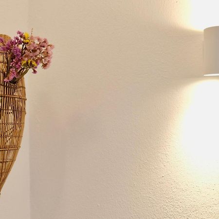 Peaceful & Spacious Apt With Parking & Queen Bed Carvoeiro  Luaran gambar
