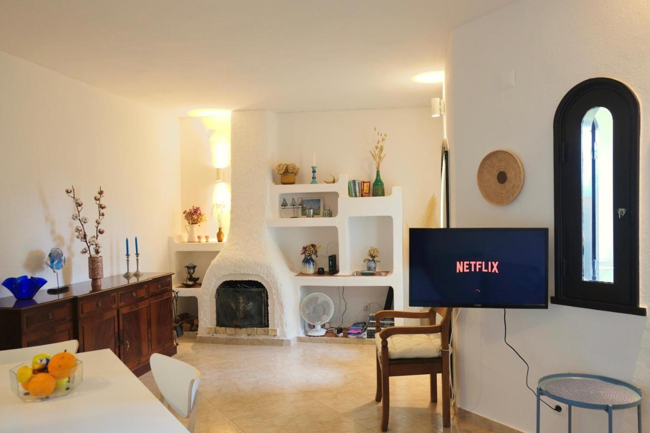 Peaceful & Spacious Apt With Parking & Queen Bed Carvoeiro  Luaran gambar