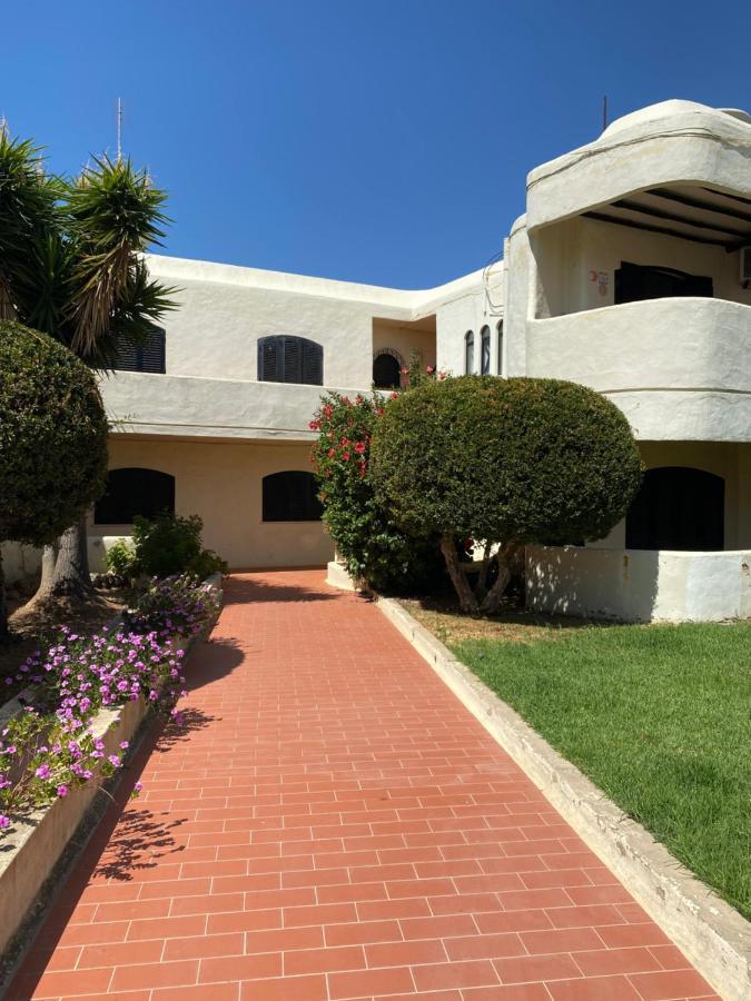 Peaceful & Spacious Apt With Parking & Queen Bed Carvoeiro  Luaran gambar