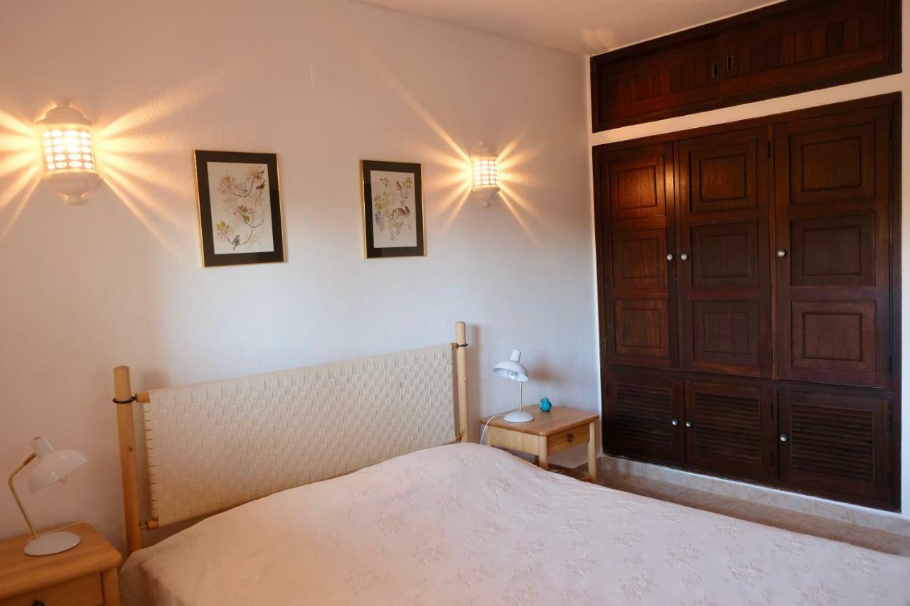 Peaceful & Spacious Apt With Parking & Queen Bed Carvoeiro  Luaran gambar
