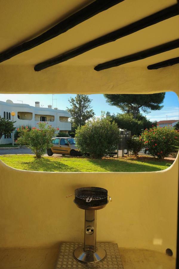 Peaceful & Spacious Apt With Parking & Queen Bed Carvoeiro  Luaran gambar